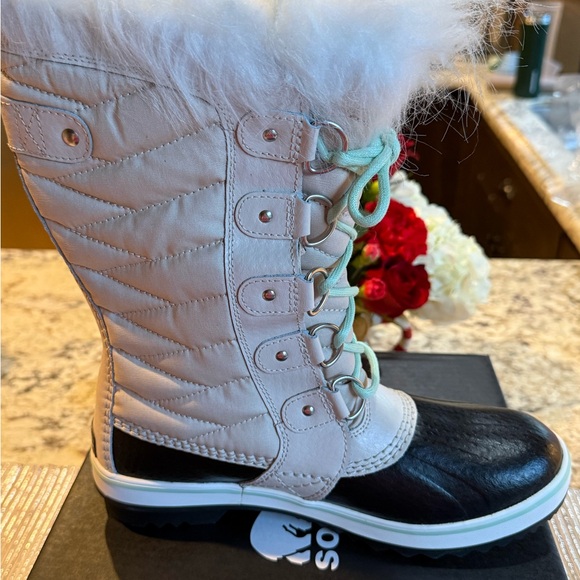 NEW Sorel Tofino Ii Women's Waterproof Faux Fur Boot In Fawn/Sea Sprite, Size 8 - Picture 9 of 16